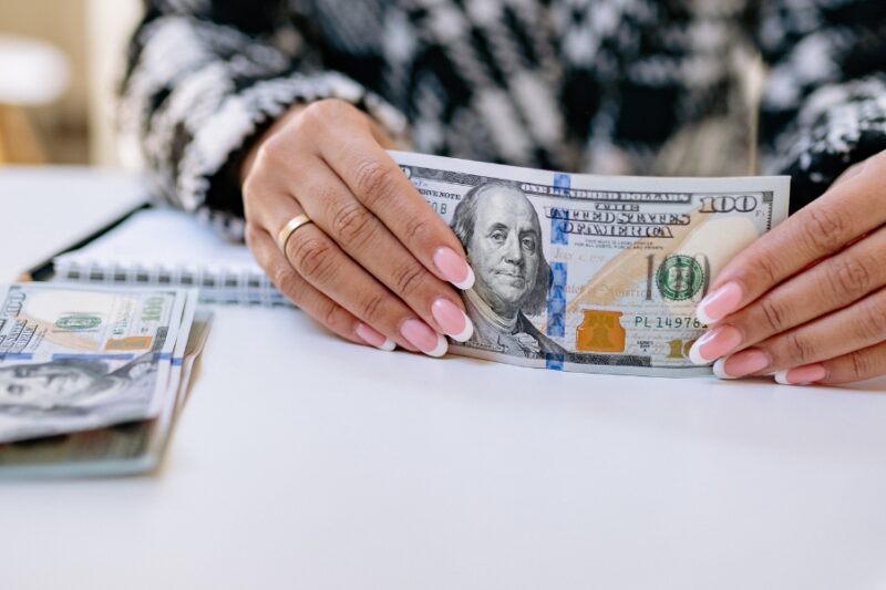 Vodič kroz keš kredite u Srbiji: Najnovije ponude banaka